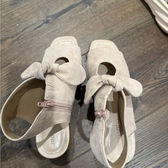 Bernardo Lizzie sandal, 7.5 - Picture 7 of 9